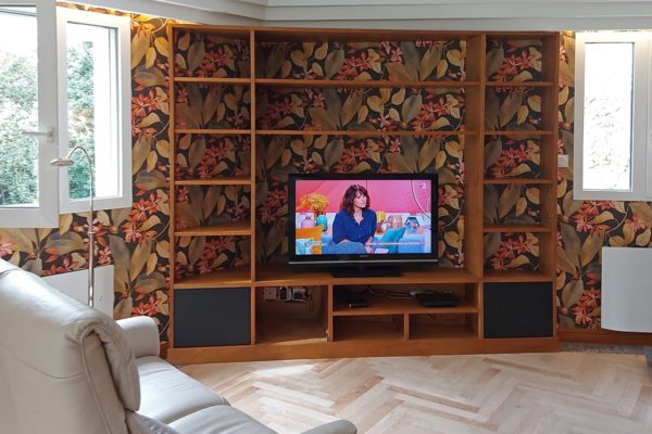 Bibliothèque dans un salon à Auray 56
