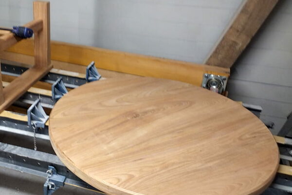 Table basse d'intérieur en orme massif