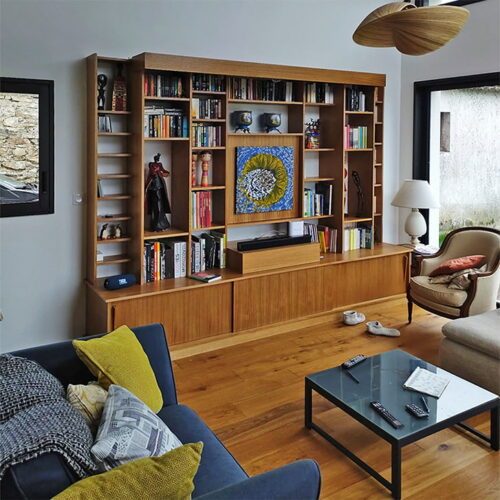 Bibliothèque sur mesure, meuble de vidéo projection