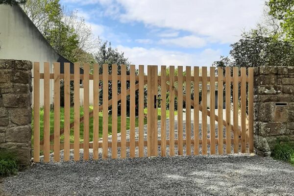 Portail bas à Saint Philibert