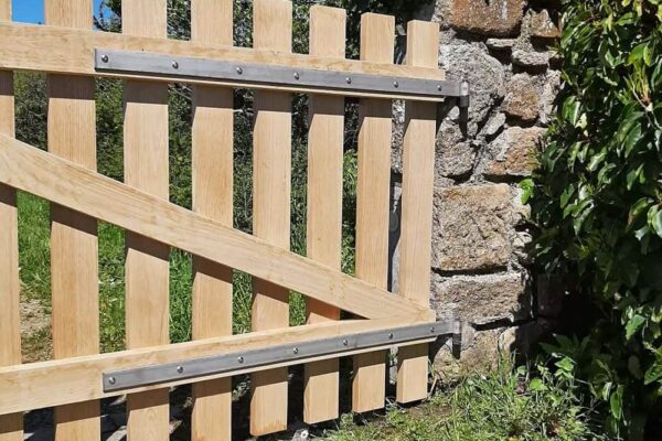 Portail bas à Saint Philibert